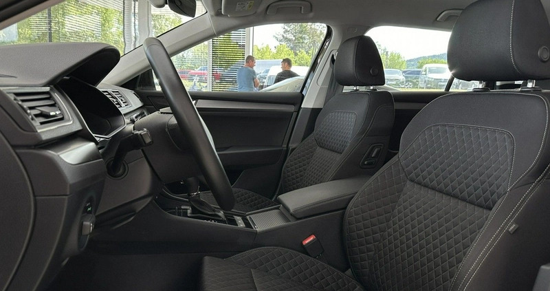Skoda Superb cena 99900 przebieg: 135160, rok produkcji 2019 z Mogilno małe 781